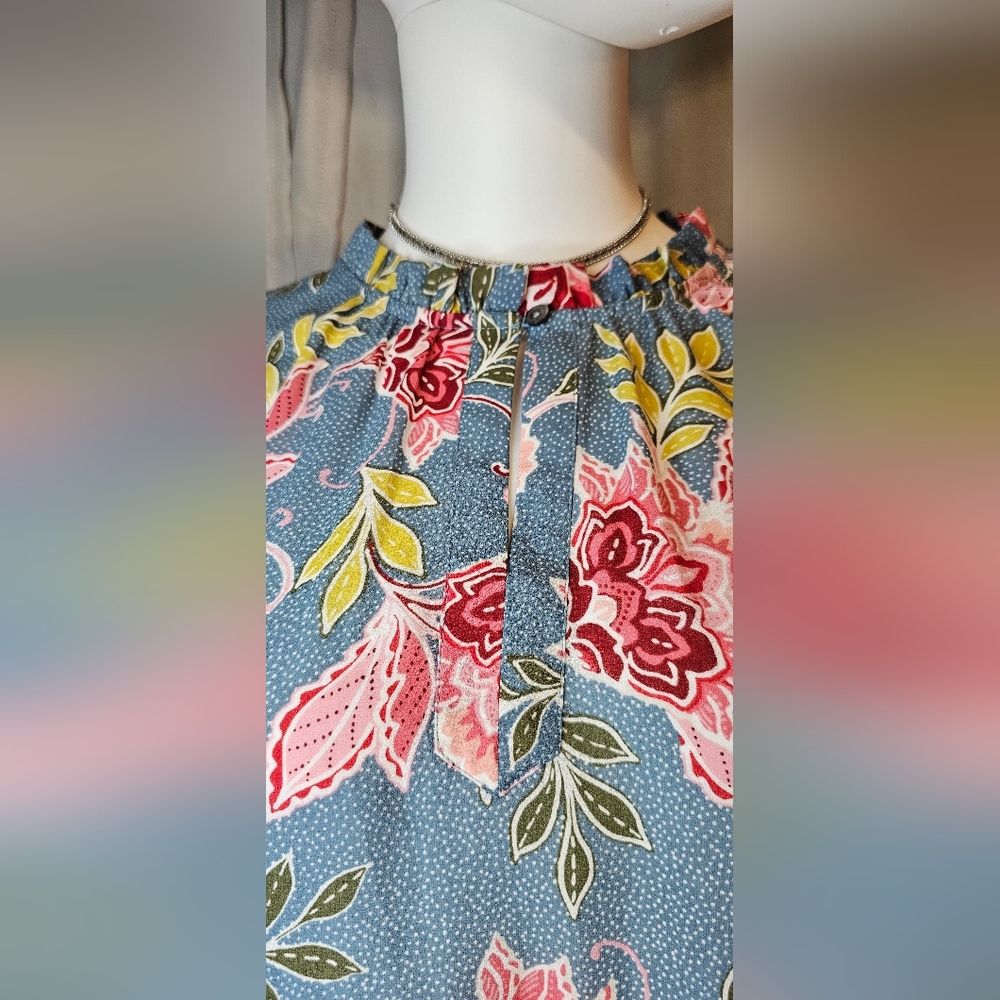 LOFT Blue and Red Floral Blouse - Picture 5 of 9